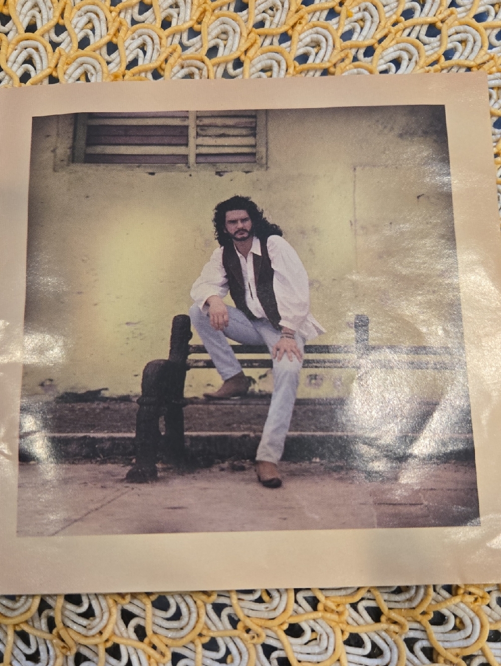 Sony White CD with Red & Blue Text - Ricardo Arjona 'Historias' - Picture 8 of 12